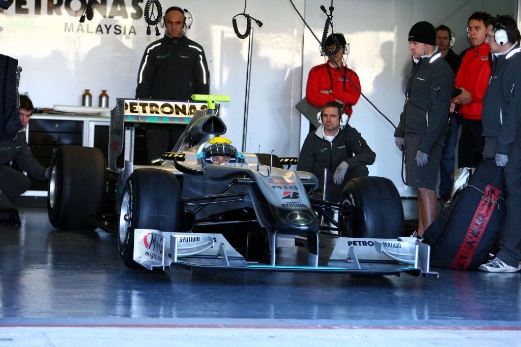 Formel 1: Michael Schumacher erstmals im Silberpfeil unterwegs