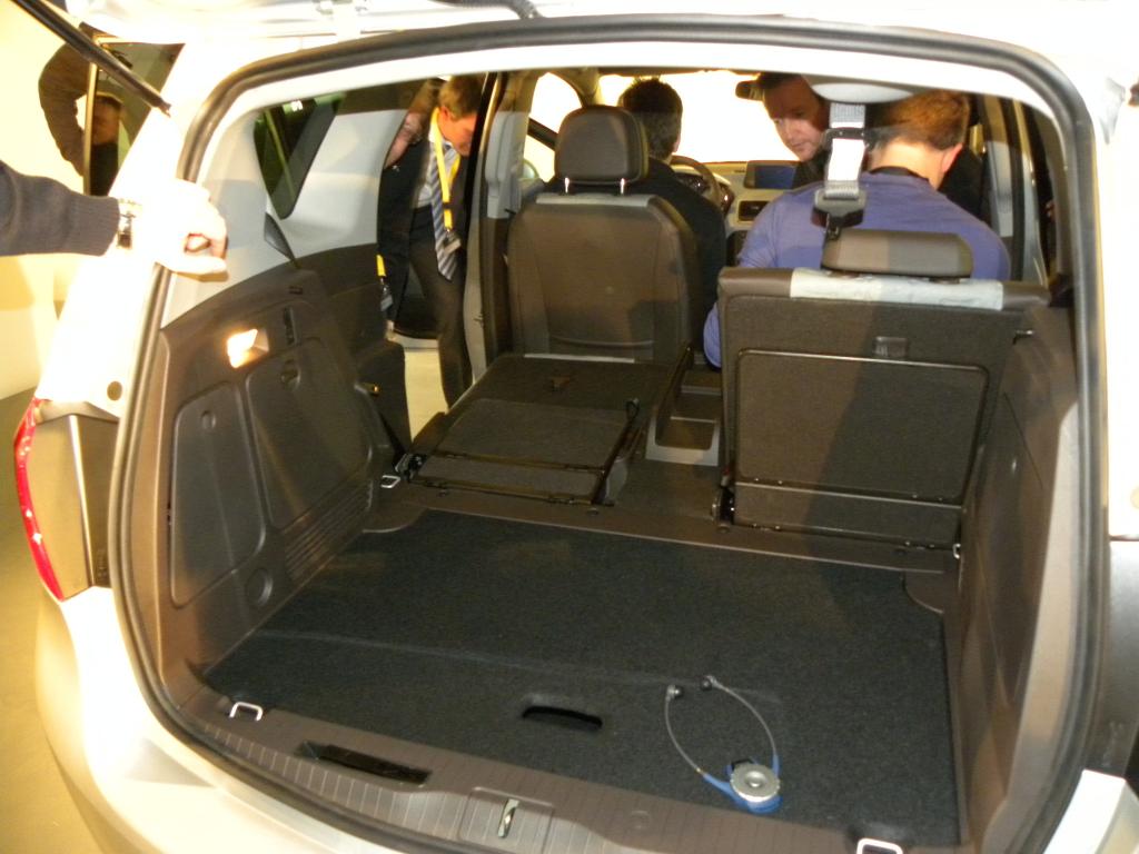 Genf 2010: Opel zeigt neuen Meriva und ein Konzeptfahrzeug - Bild(6)