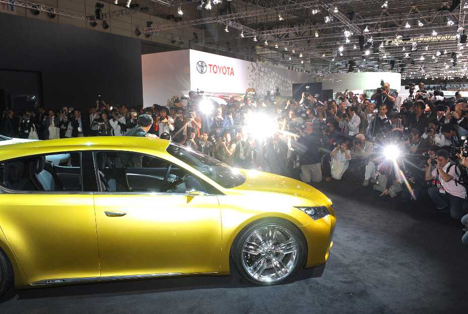Genf 2010: Weltpremiere Lexus CT 200h – Kompaktlimousine mit Vollhybridantrieb