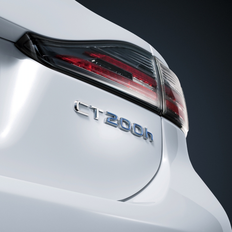 Genf 2010: Weltpremiere Lexus CT 200h – Kompaktlimousine mit Vollhybridantrieb