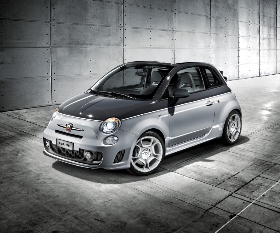 Genfer Salon 2010: Abarth baut mit dem 500C sein Angebot aus