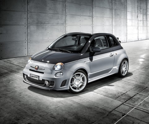 Genfer Salon 2010: Abarth baut mit dem 500C sein Angebot aus