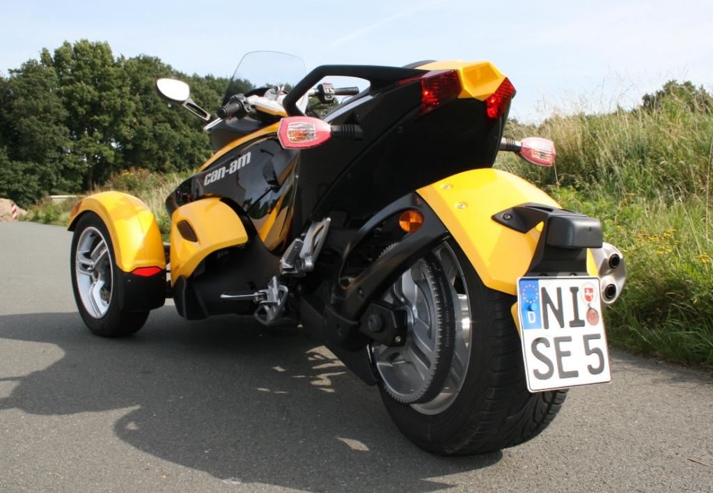 Genfer Salon 2010: Can-Am Spyder – der Motorrad-Roadster - Bild(11) - Bild(11)