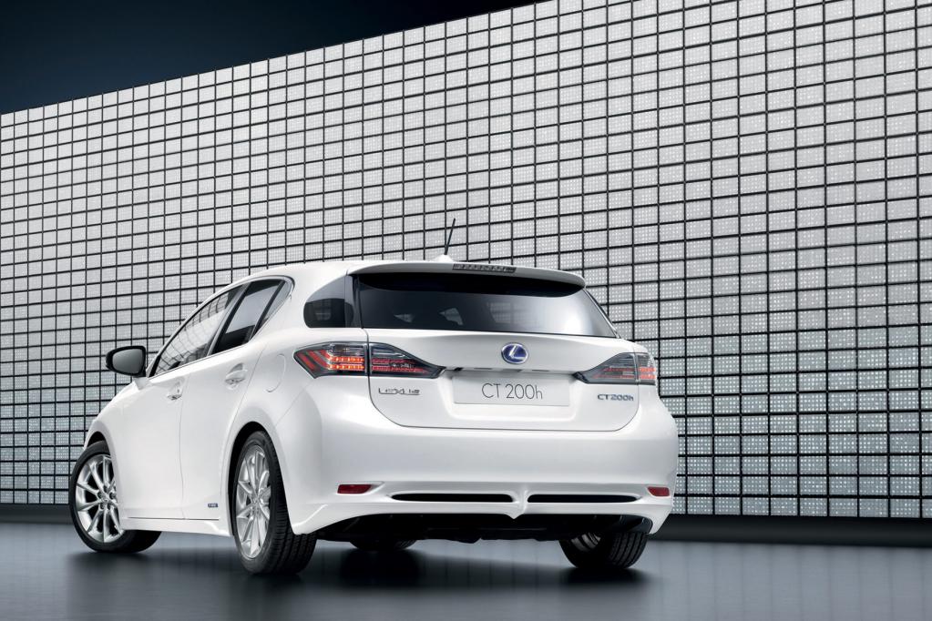 Kompakter Lexus-Hybrid: Prius im Sportdress 