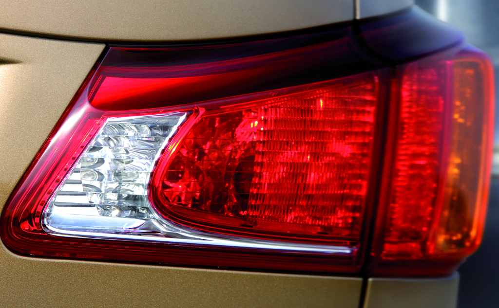 Lexus IS: Blick auf hintere Leuchteinheit. 