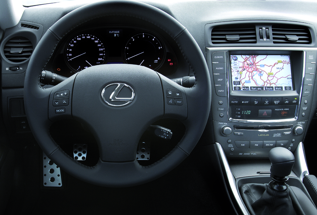 Lexus IS: Blick ins Cockpit. 