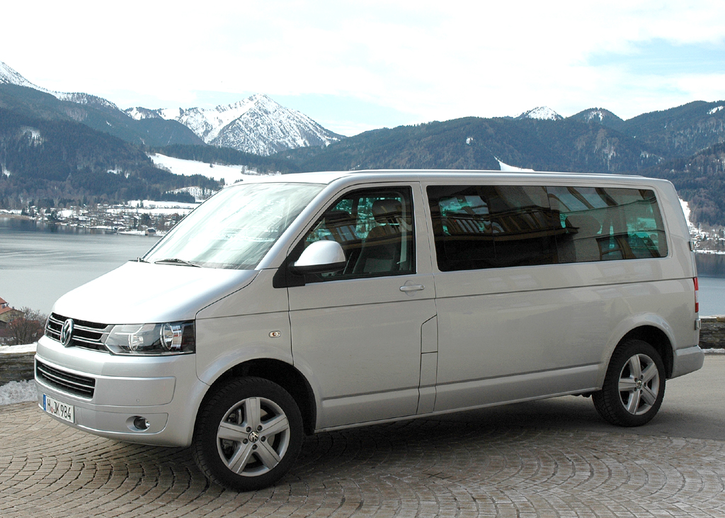 Mit 4Motion-Allrad: Caravelle-Seitenansicht. 