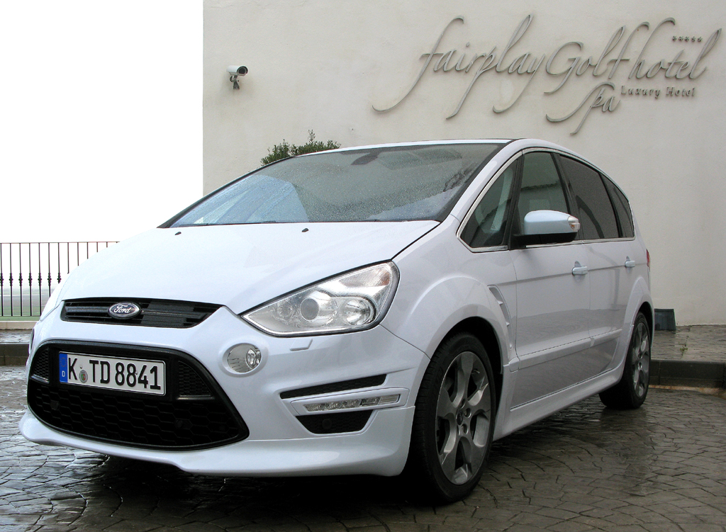 Mit typischer Tröpfchenform: Fords S-Max-Neuauflage. Foto: Grebe 