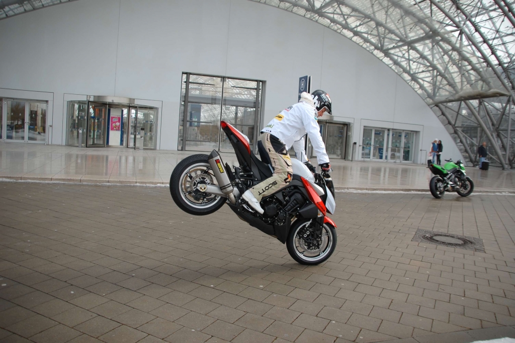 Motorrad Messe Leipzig 2010 ist eröffnet: Premierenfeuerwerk in sächsischer Biker-Metrople