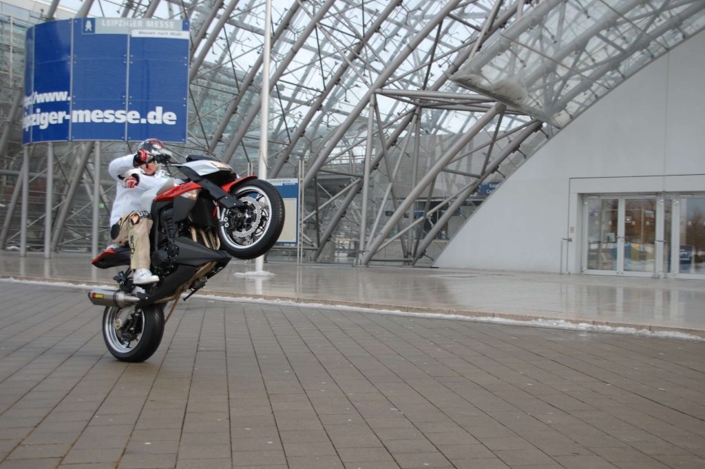 Motorrad Messe Leipzig 2010 ist eröffnet: Premierenfeuerwerk in sächsischer Biker-Metrople