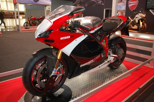 Motorrad Messe Leipzig 2010 ist eröffnet: Premierenfeuerwerk in sächsischer Biker-Metrople