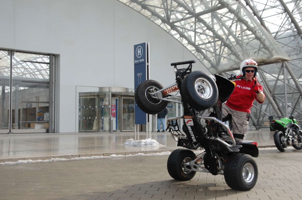 Motorrad Messe Leipzig 2010 ist eröffnet: Premierenfeuerwerk in sächsischer Biker-Metrople
