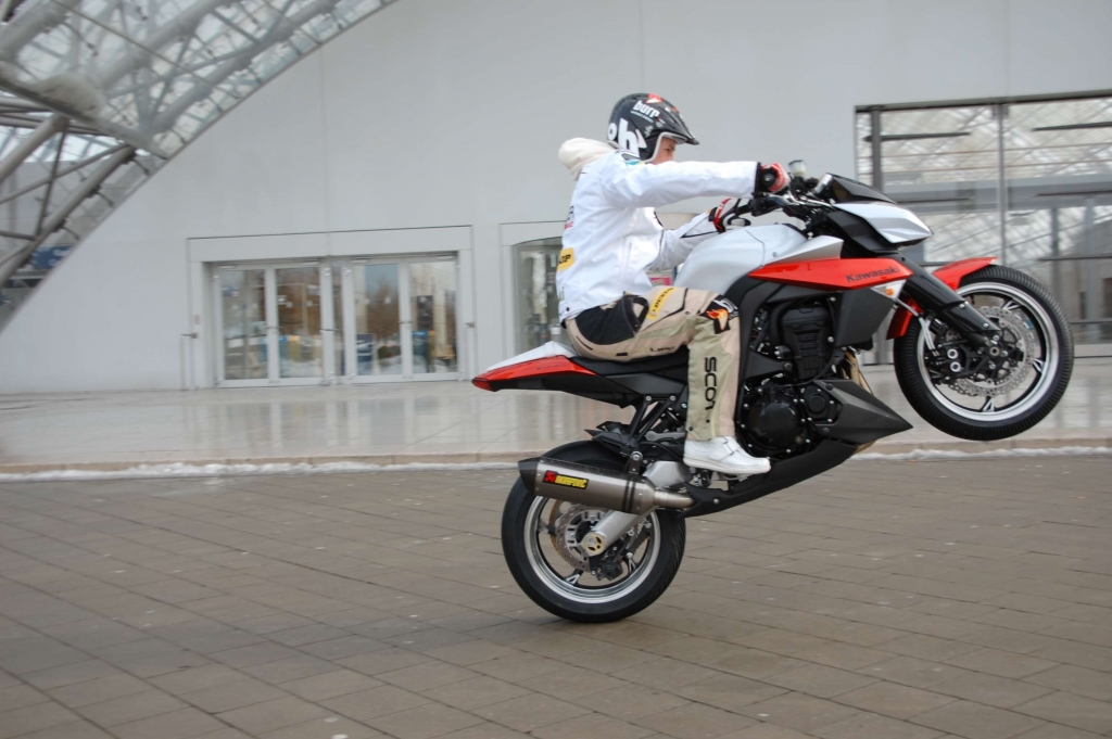Motorrad Messe Leipzig 2010 ist eröffnet: Premierenfeuerwerk in sächsischer Biker-Metrople