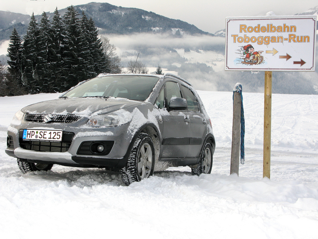Nicht zuletzt der Allrad-SX4 steht bei Suzuki für sicheres Vorwärtskommen im Winter. 