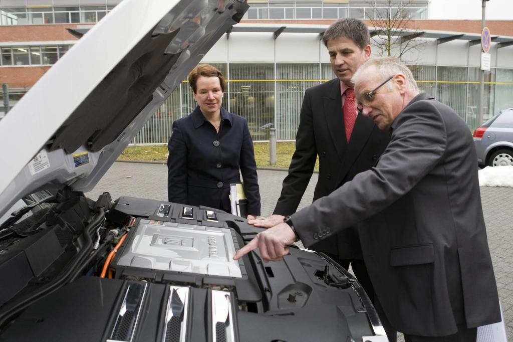 Opel bildet ab September junge Menschen für Elektromobilität aus