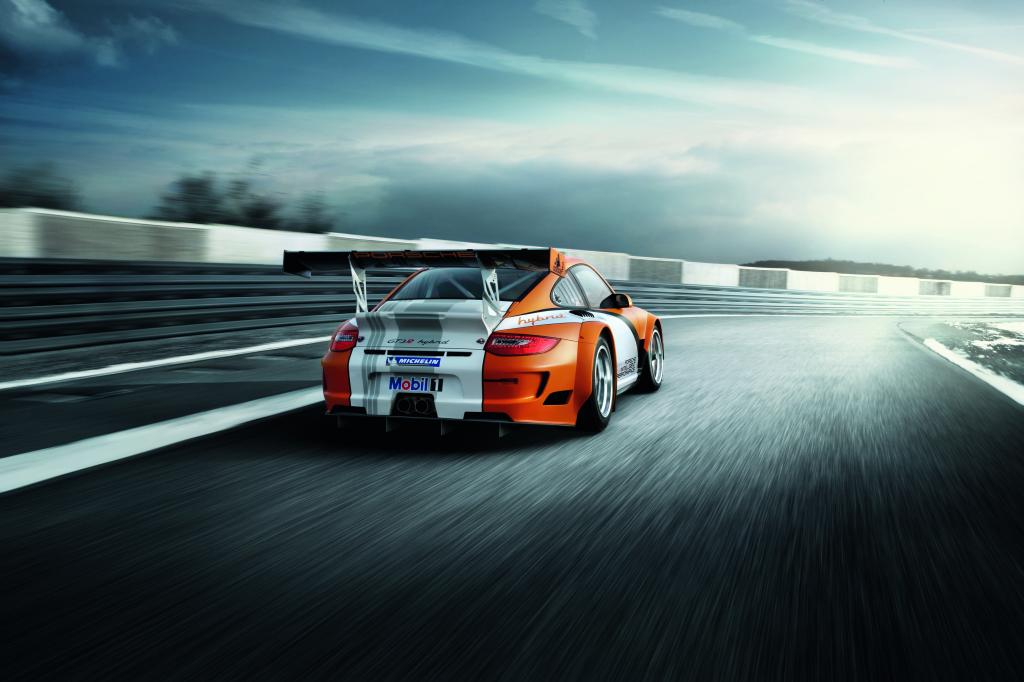 Porsche 911 GT3 R Hybrid.
