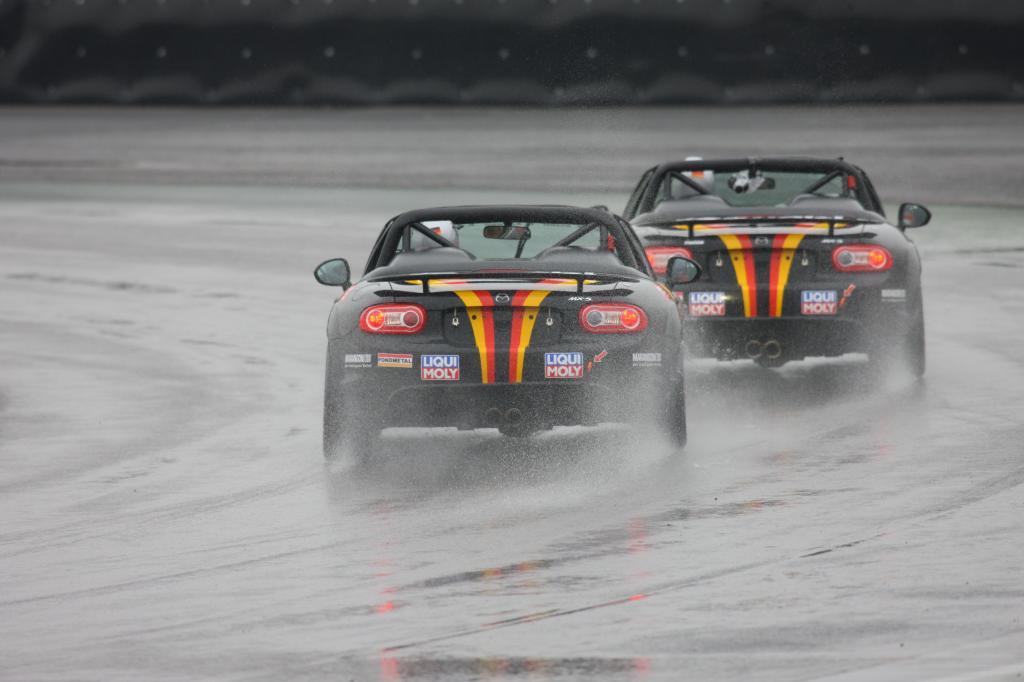 Tim Mälzer und Ralf Bauer starteten beim Mazda-MX-5-Geburtstagsrennen