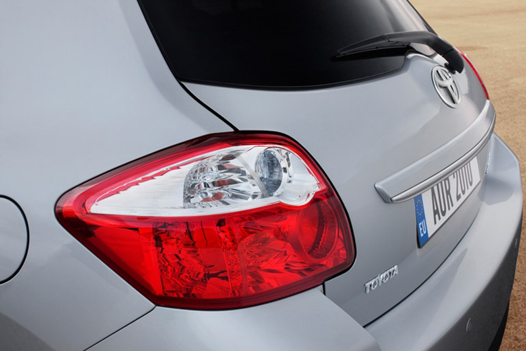 Toyotas neuer Auris: Blick auf Rückleuchte.