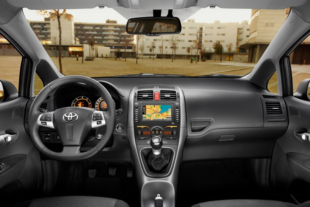 Toyotas neuer Auris: Blick ins Cockpit.