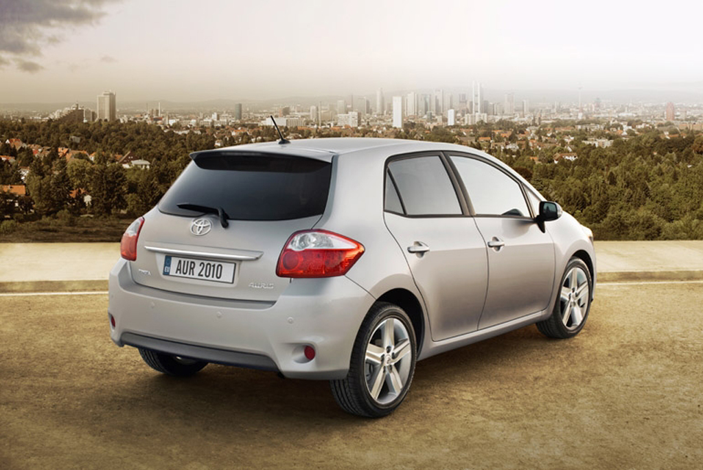 Toyotas neuer Auris: Heck-/Seitenansicht.