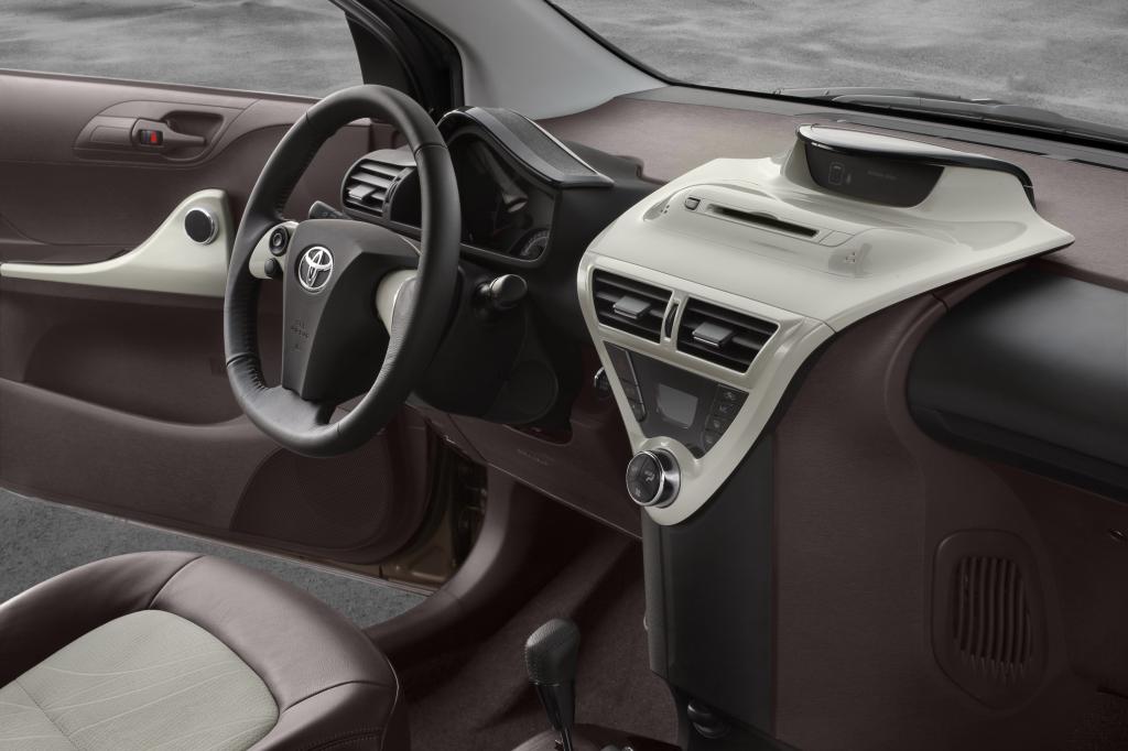Toyoto in Genf 2010: Toyota iQ Collection.