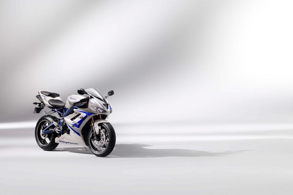 Triumph: Sonderserie des Supersportmotorrads Daytona 675 