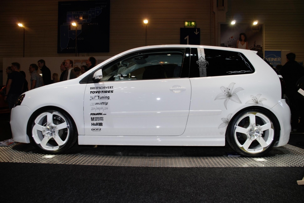 Tuningprojekt Polo 9N3: Exklusiver Polo mit Kaiserlilien und maßgeschneiderten Details