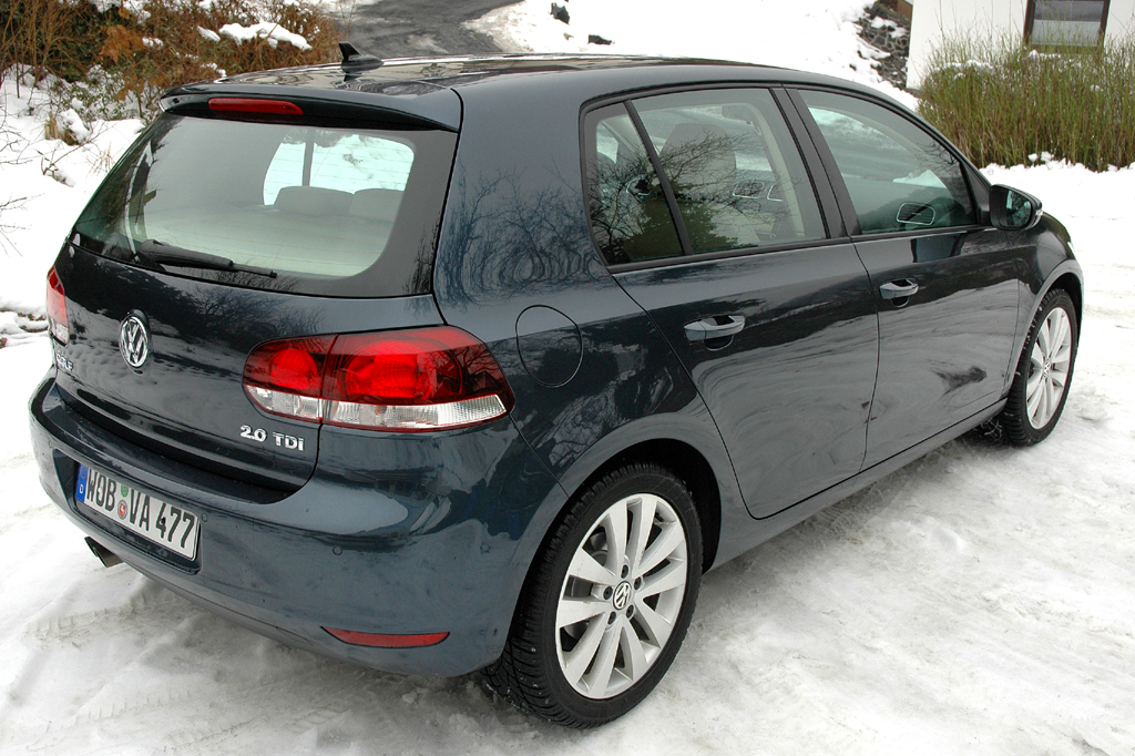 VW Golf: Heck-/Seitenansicht.