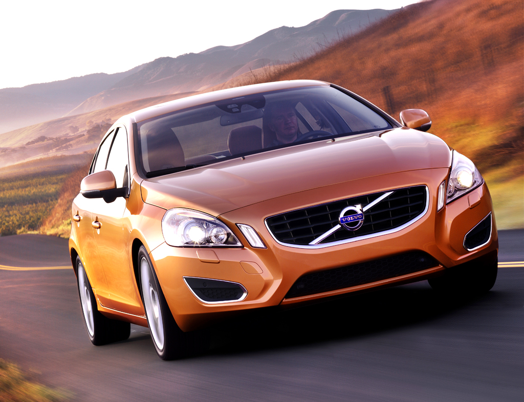 Volvo S60: Bereits von vorn kommt der S60 nordisch-cool daher. 