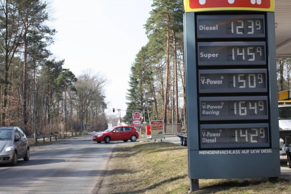 ACE: Discounter-Tankstellen an deutsche Autobahnen!