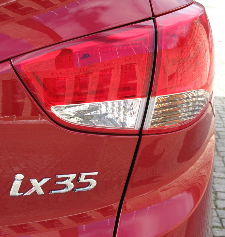 Aktueller Tucson-Nachfolger: Hyundai ix35, Schriftzug am Heck. 