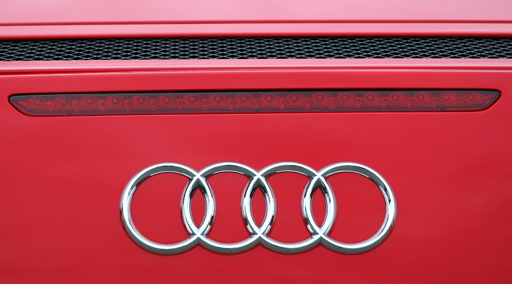 Audis neuer R8 Spyder: Heckdetail mit den vier Audi-Ringen. 