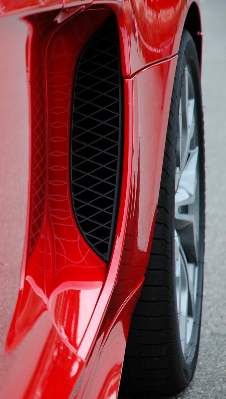 Audis neuer R8 Spyder: Statt der Coupé-Sideblades gibt es Lufteinlässe hinter den Türen. 