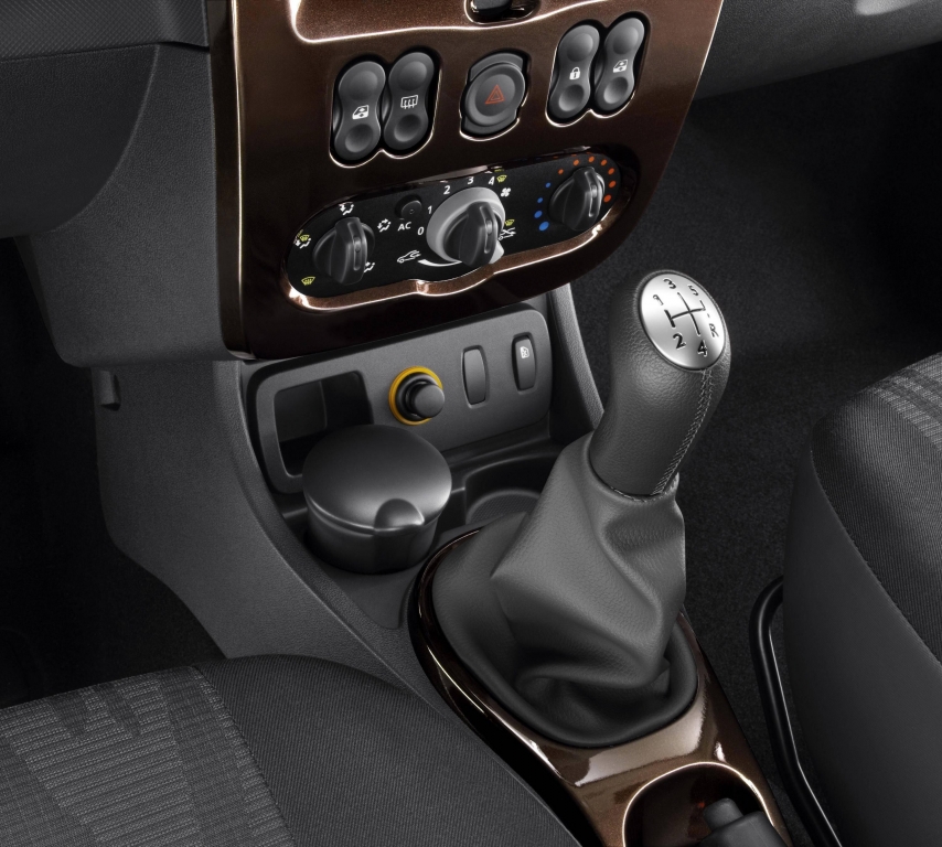 Auto Mobil International 2010: Dacia Duster feiert Deutschlandpremiere auf der AMI in Leipzig