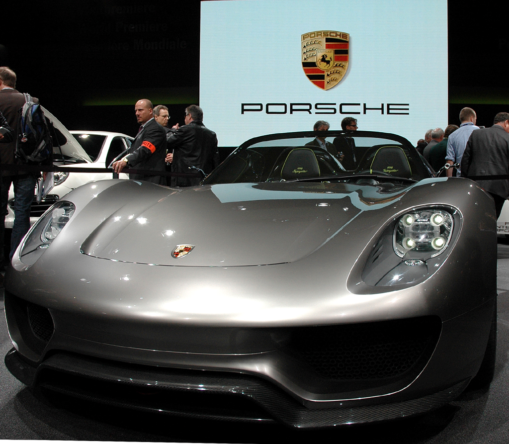 Autosalon 2010 in Genf: Porsche Hybridstudie 918 Spyder. 