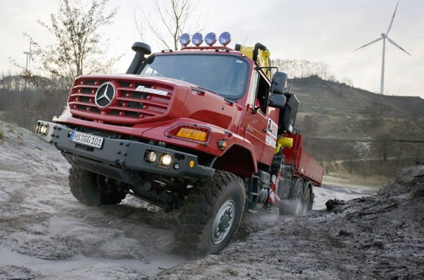 Daimler setzte 45 Prozent weniger Lastwagen ab