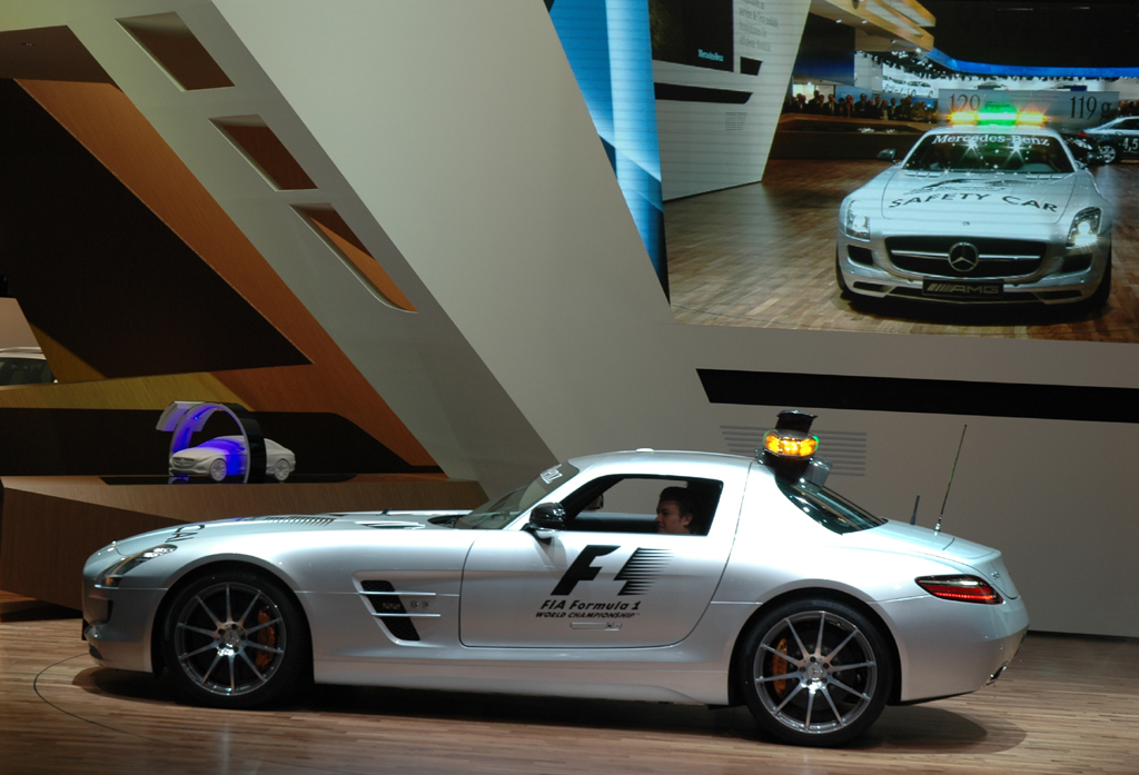 Das neue Formel-1-Safety-Car auf Basis des neuen Supersportlers SLS-AMG.