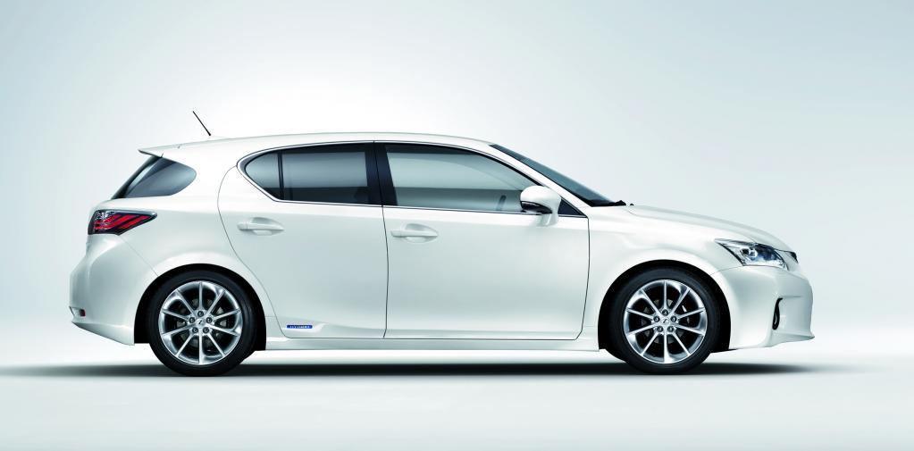 Der kleine Lexus setzt auf große Sicherheit