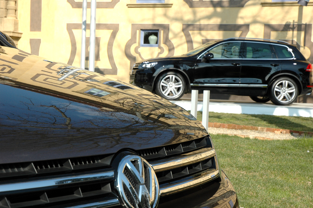 Der neue VW-Touareg kommt länger, breiter und flacher daher.