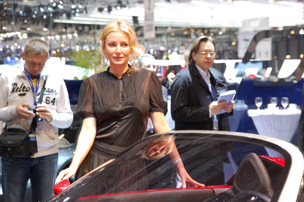 Die heißen Schweizer Mädchen - Girls auf dem Genfer Autosalon