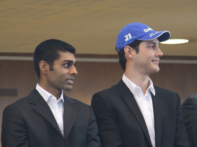 Ecclestone dr&uuml;ckt Chandhok die Daumen: Etwas gedulden