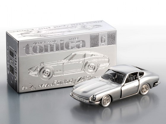 Ein Luxusspielzeug - der Tomica Nissan Fairlady 432 aus Platin