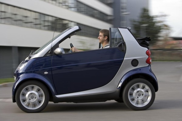 Elektro-Smart fährt beim Freiburger Marathon mit