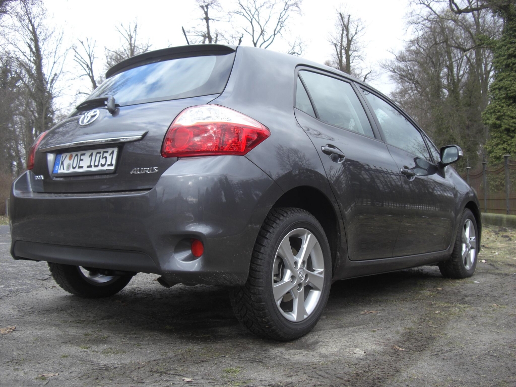 Fahrvorstellung Toyota Auris Executive 2.0 D-4D: Überarbeiteter Golf-Konkurrent bläst zum Sturm