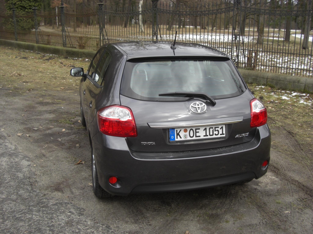 Fahrvorstellung Toyota Auris Executive 2.0 D-4D: Überarbeiteter Golf-Konkurrent bläst zum Sturm