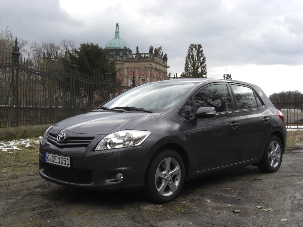 Fahrvorstellung Toyota Auris Executive 2.0 D-4D: Überarbeiteter Golf-Konkurrent bläst zum Sturm
