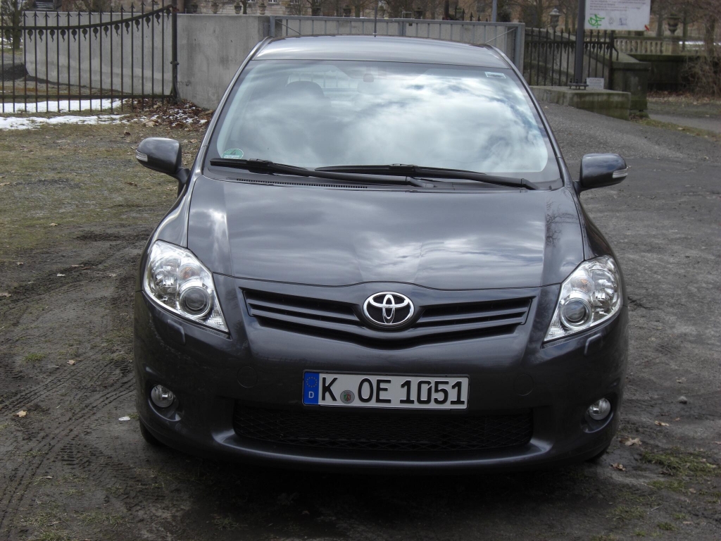 Fahrvorstellung Toyota Auris Executive 2.0 D-4D: Überarbeiteter Golf-Konkurrent bläst zum Sturm
