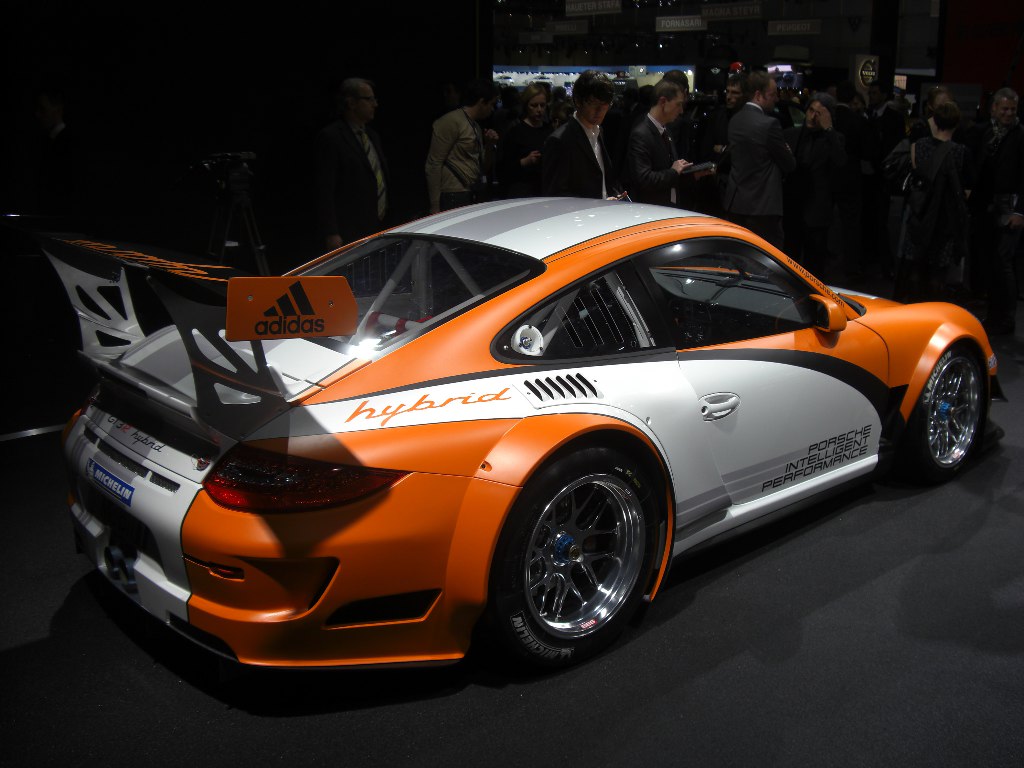 Genf 2010 Alternative Antriebe: Lexus CT 200 h, Porsche 911 GT3 R Hybrid, Toyota Auris Hybrid