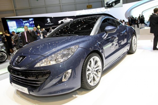Genf 2010: Der Peugeot 3008 kommt 2011 als Diesel-Hybrid