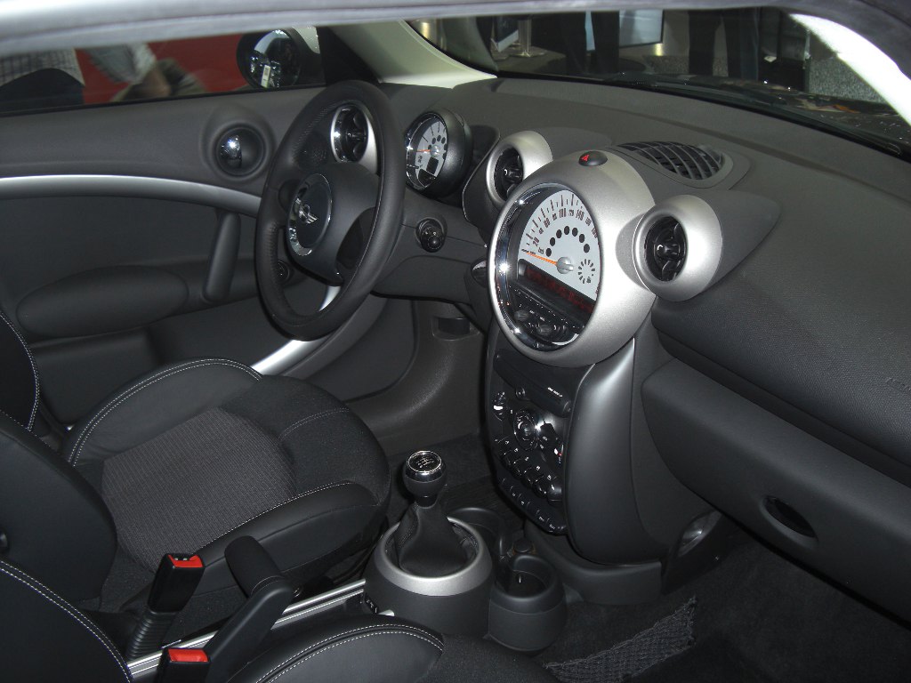 Genf 2010 (Kompakt)SUV: Mini Countryman, VW Touareg, Dacia Duster und Porsche Cayenne